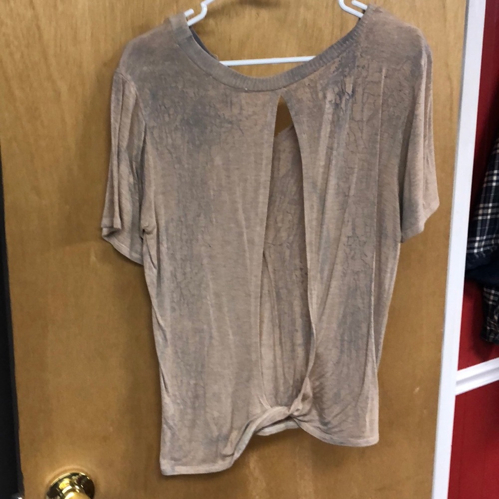 Dusty rose top, with grey distress! Open back!